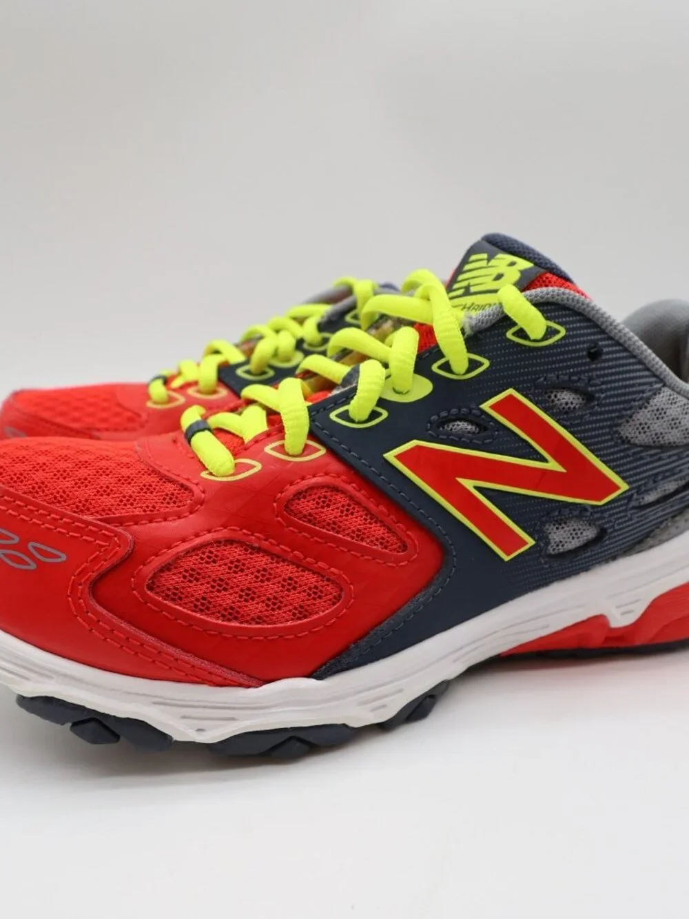 New Balance 680 Running Shoes Boys 2.5 Red Synthetic Mesh Athletic KR680RDY